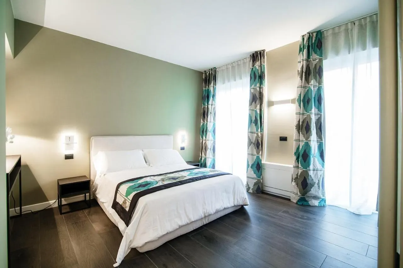 In Centro Luxury Rooms Como 0*,