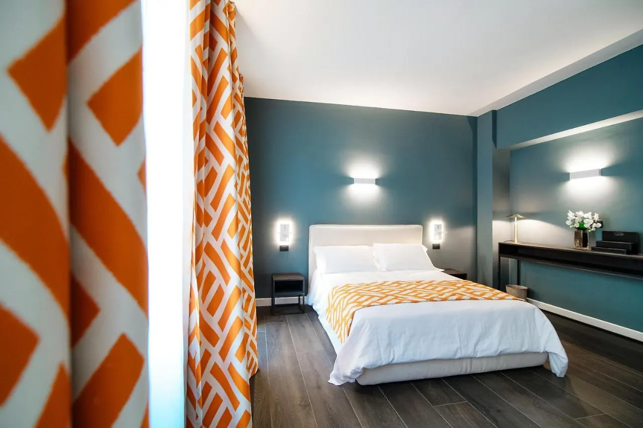 Guest house In Centro Luxury Rooms Como