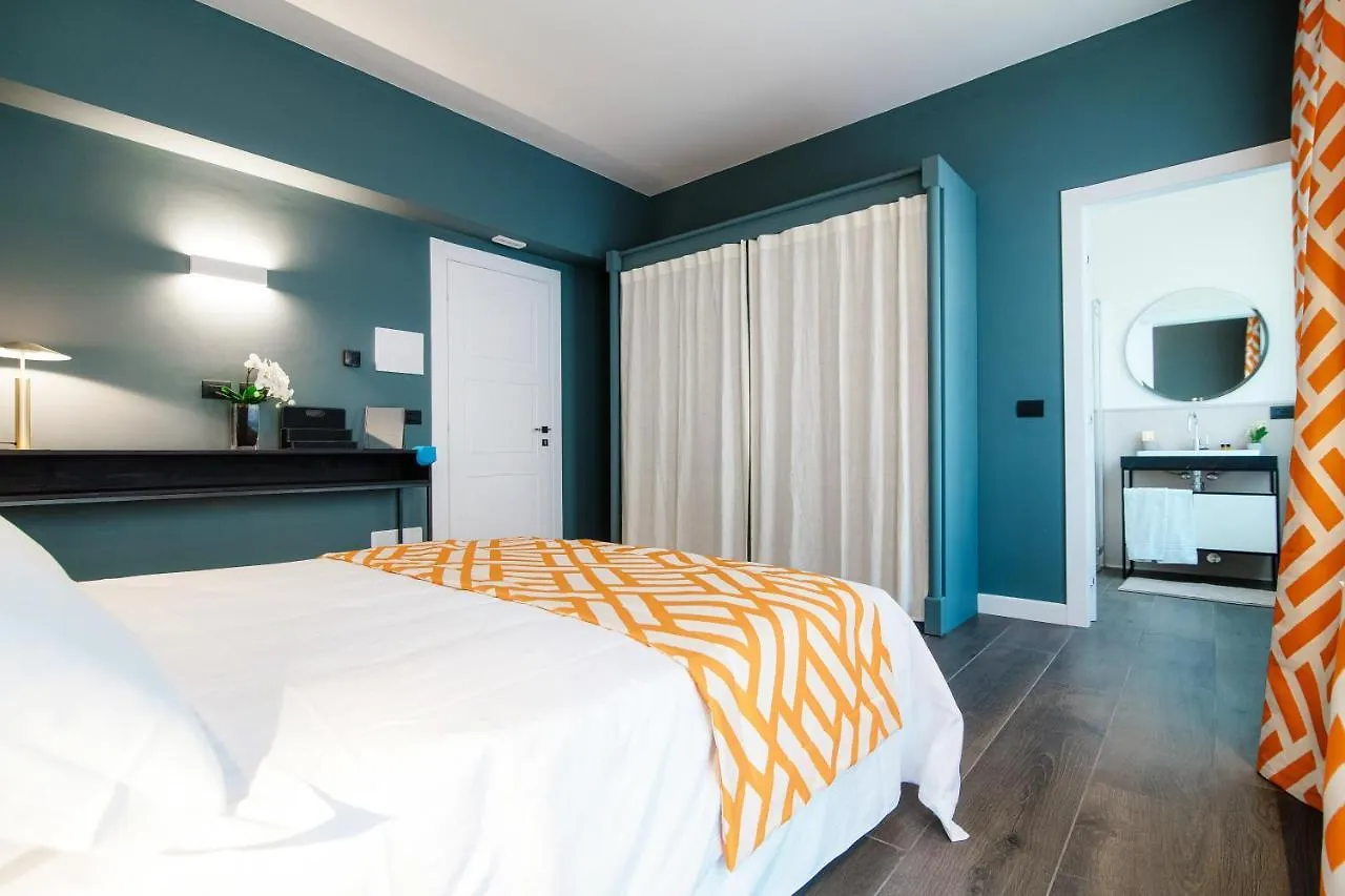 In Centro Luxury Rooms Como 0*,  Italy