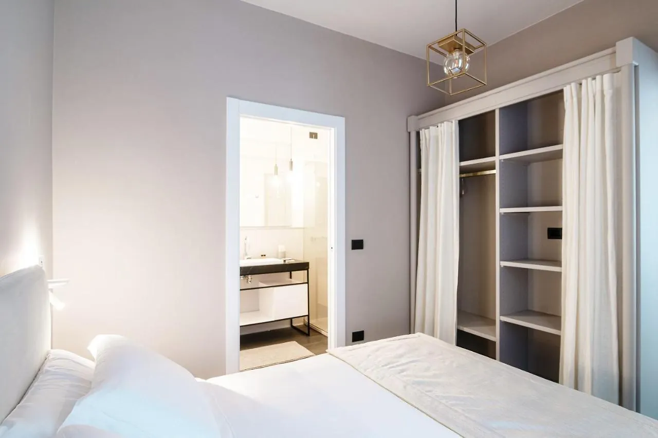Guest house In Centro Luxury Rooms Como